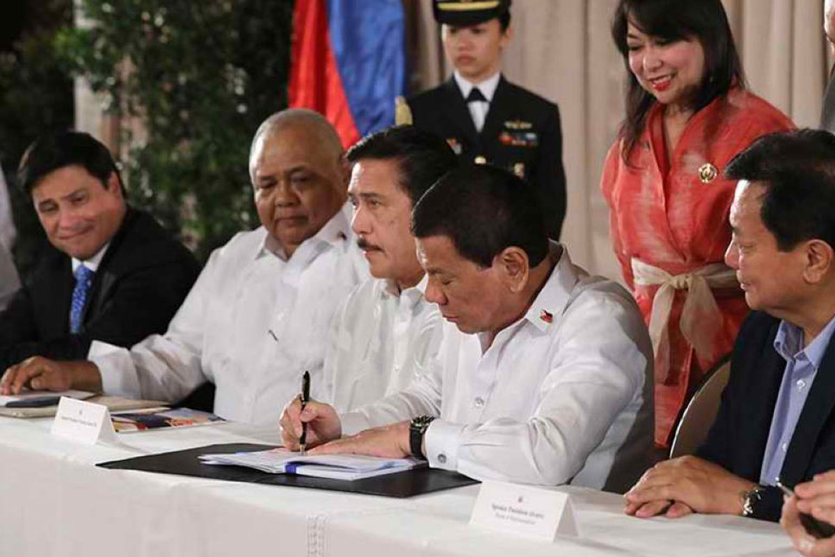 Duterte signs Ease of Doing Business Act