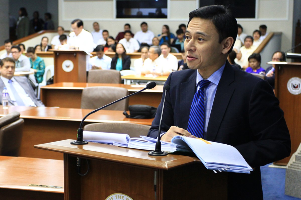 Angara calls for law on student fare discounts